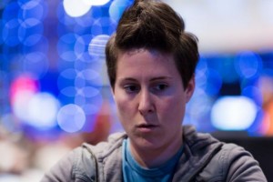 Ванесса Селбст выигрывает Super High Roller Celebrity Shootout