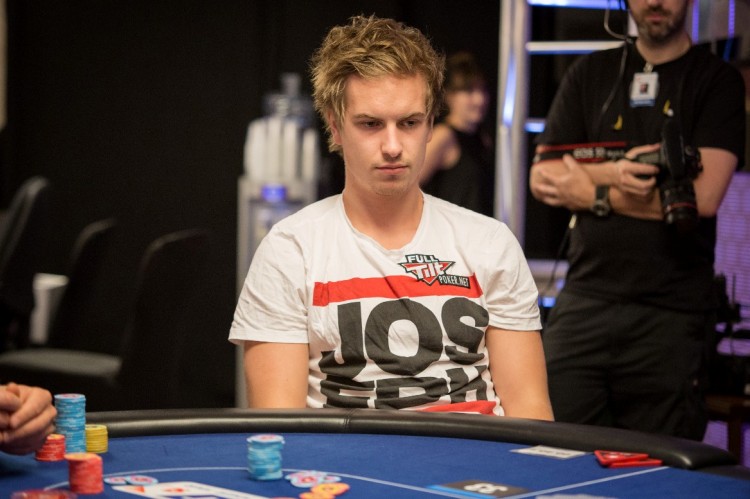 Новости покера: Виктор Блум завершил октябрь в плюсе на $1.8 млн